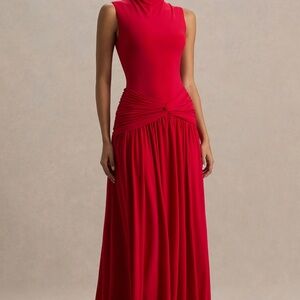 Chic Scarlet Sleeveless Maxi Dress